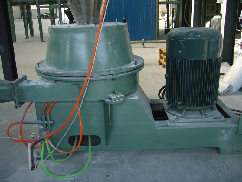 廣東某公司沉淀法白炭黑旋風(fēng)磨改性機