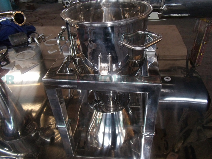 大型對(duì)撞式氣流粉碎機(jī)